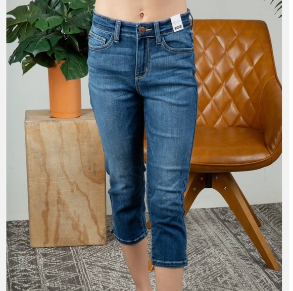 Judy Blue Pants - Nwt Judy Blue size 13 capri